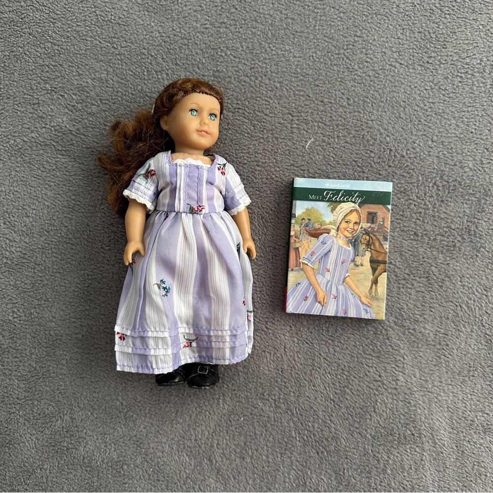 American Girl - mini Felicity doll